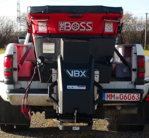 THE BOSS VBX8000 Aufbaustreuer mit 1.500 Liter Volumen